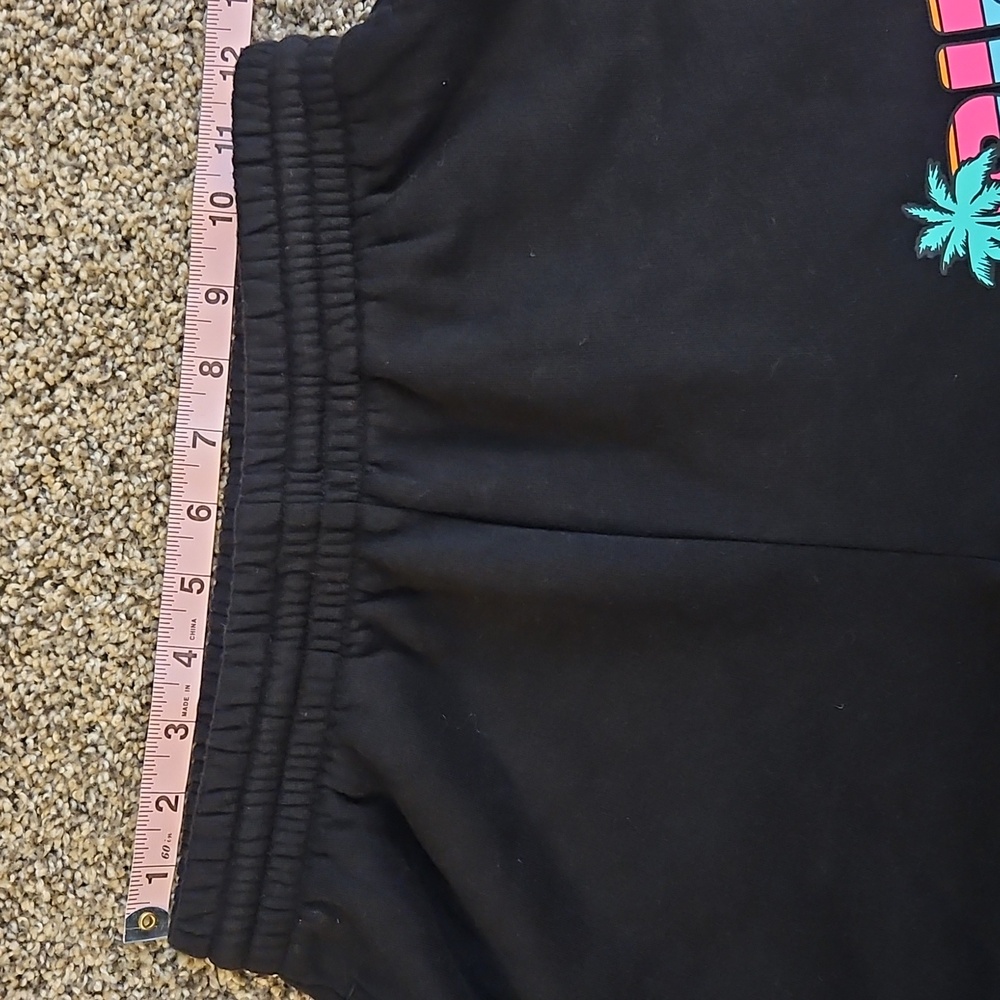 NWOT tropical Print VS PINK shorts - Picture 3 of 5